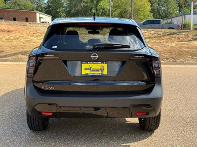 2025 Nissan Kicks SV