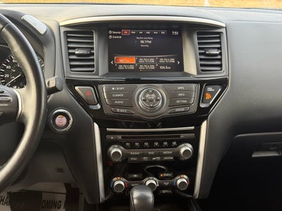 2020 Nissan Pathfinder SV