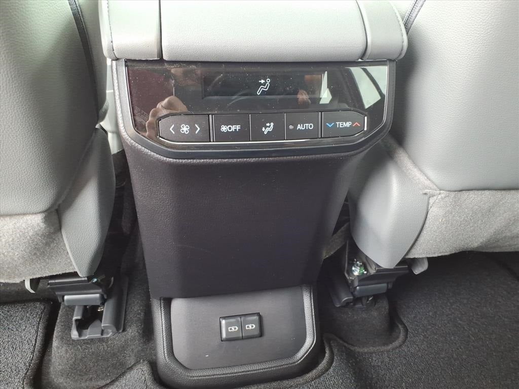 2026 Toyota Highlander Hybrid Hybrid XLE