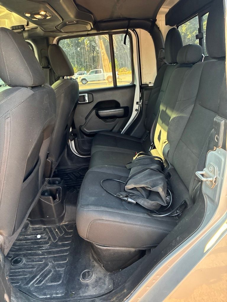 2022 Jeep Gladiator Sport