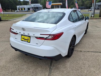 2025 Toyota Camry SE