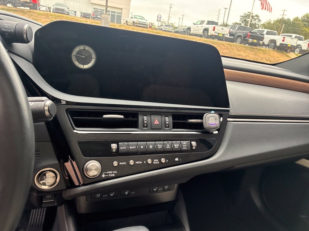2025 Lexus ES 350