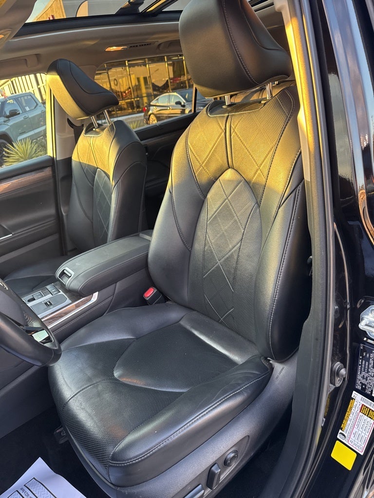 2021 Toyota Highlander Hybrid Platinum