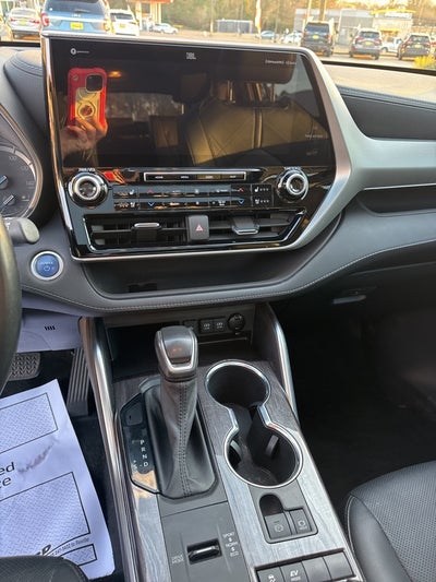 2021 Toyota Highlander Hybrid Platinum