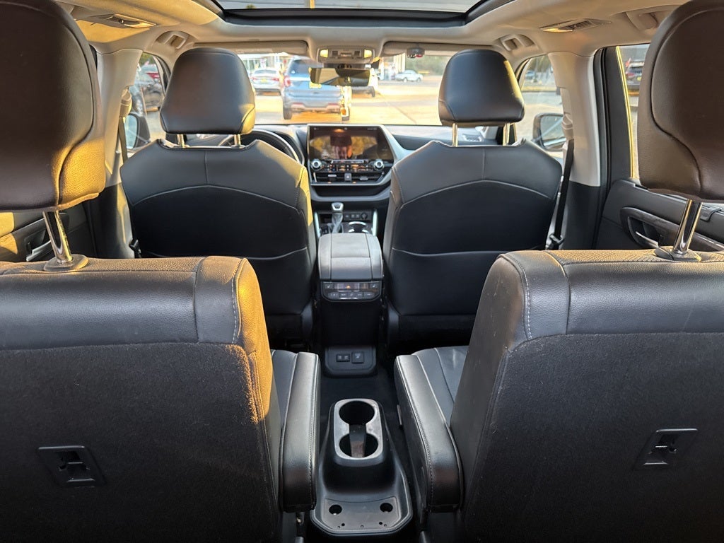 2021 Toyota Highlander Hybrid Platinum