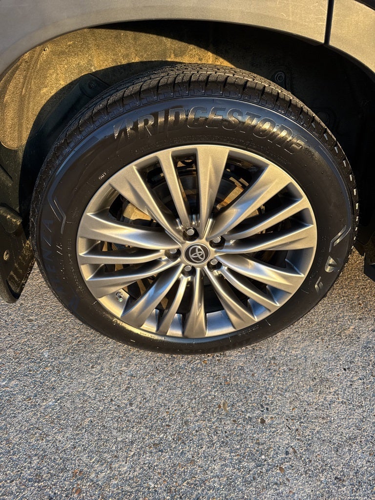 2021 Toyota Highlander Hybrid Platinum