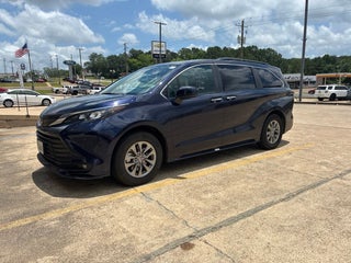 2025 Toyota Sienna XLE 8 Passenger