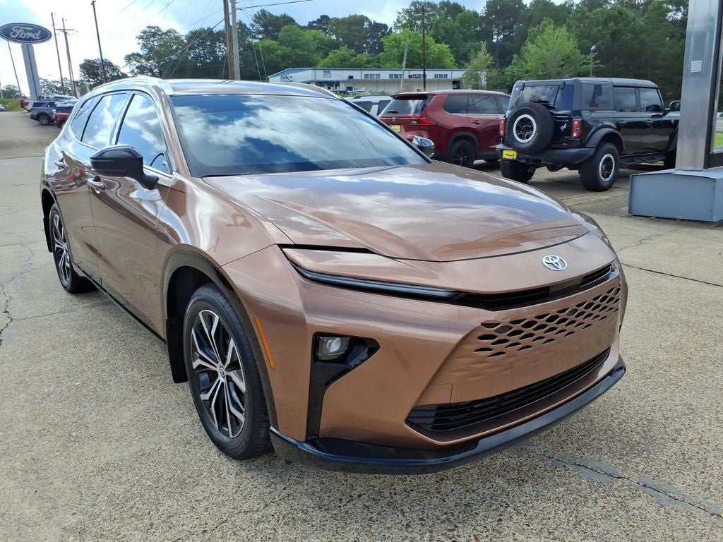 2025 Toyota Crown Signia XLE