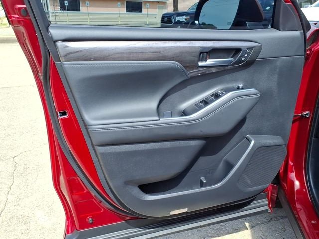 2025 Toyota Highlander Platinum