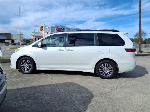 2020 Toyota Sienna Base