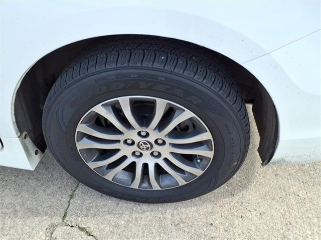 2020 Toyota Sienna Base