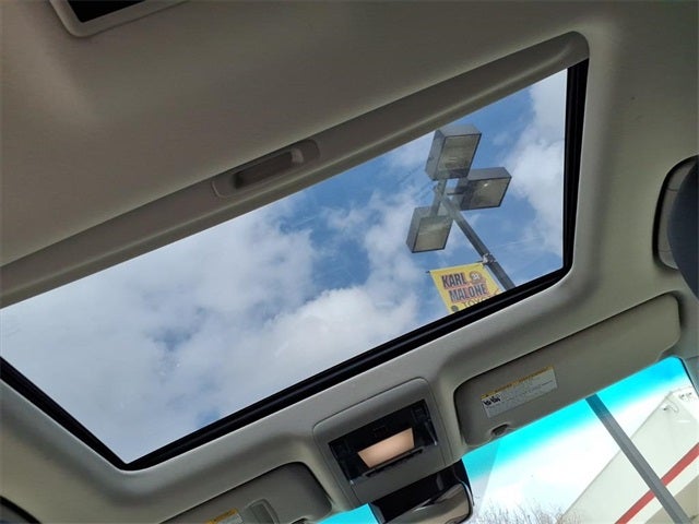 2016 Toyota Land Cruiser Base