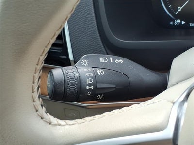 2021 Volvo XC90 T5 Momentum