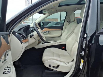 2021 Volvo XC90 T5 Momentum
